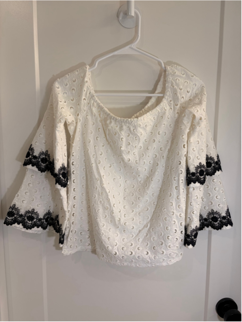 Bailey / 44 Off the Shoulder Eyelet Top Bell Sleeves Black Lace Trim Medium